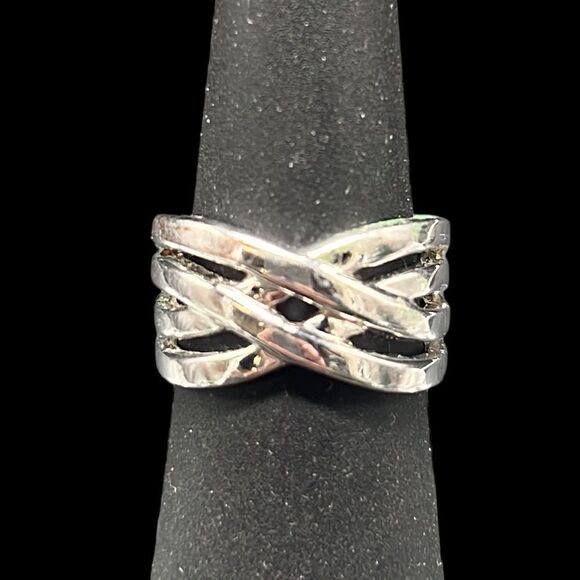 EDCO Tapered Wide Ring Woman’s Size 7 Silver Tone Base Metal Fashion Jewelry - Picture 1 of 7